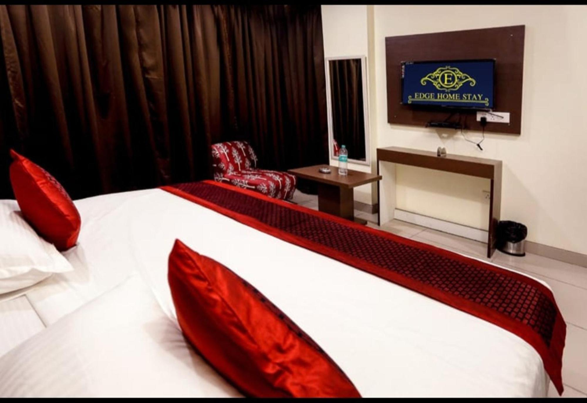 Airport Hotel Edge Home Stay Нью-Дели Экстерьер фото