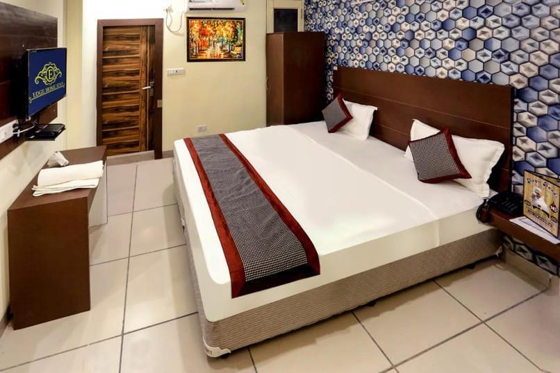Airport Hotel Edge Home Stay Нью-Дели Экстерьер фото