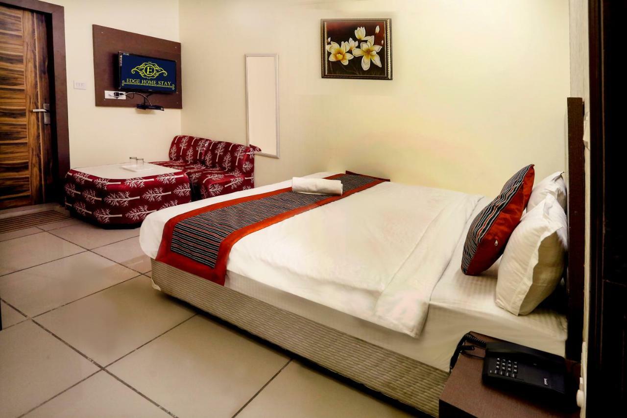 Airport Hotel Edge Home Stay Нью-Дели Экстерьер фото